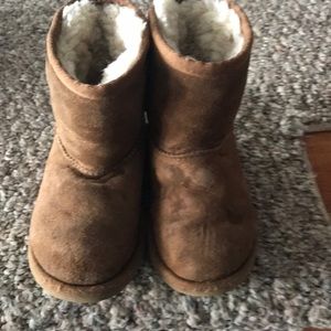 Toddler girls Size 9 Ugg boots